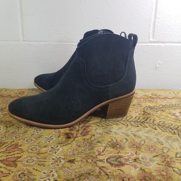 Ugg Kingsburg booties black suede heeled ankle boots - Picture 8 of 11